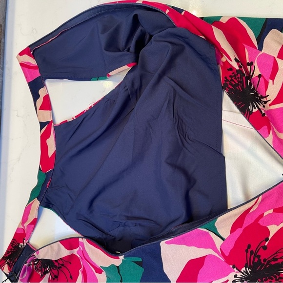 TRINA Turk Women's Emotion Floral Print MIDI Dress
Sz 8 - Picture 9 of 14